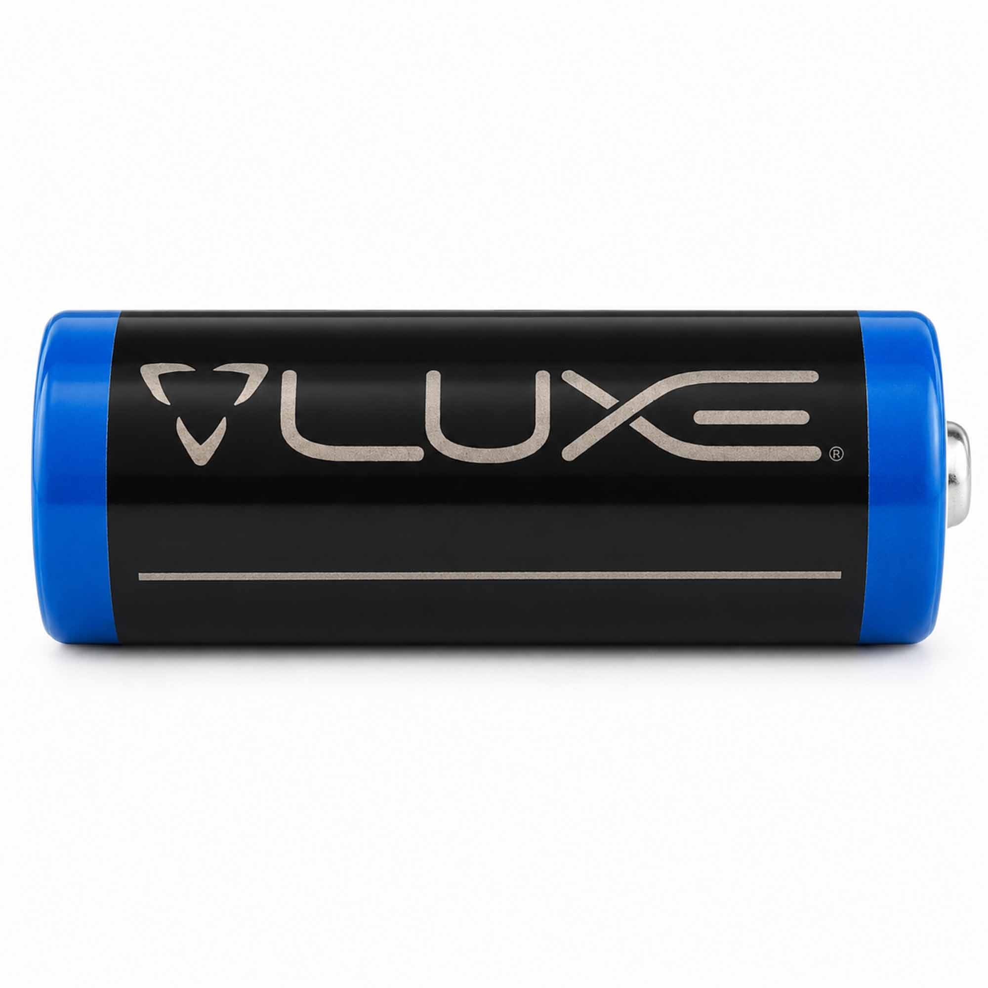 Flashlight, Batterie, Zylindrisch, blaue Akzente, schwarzer Körper